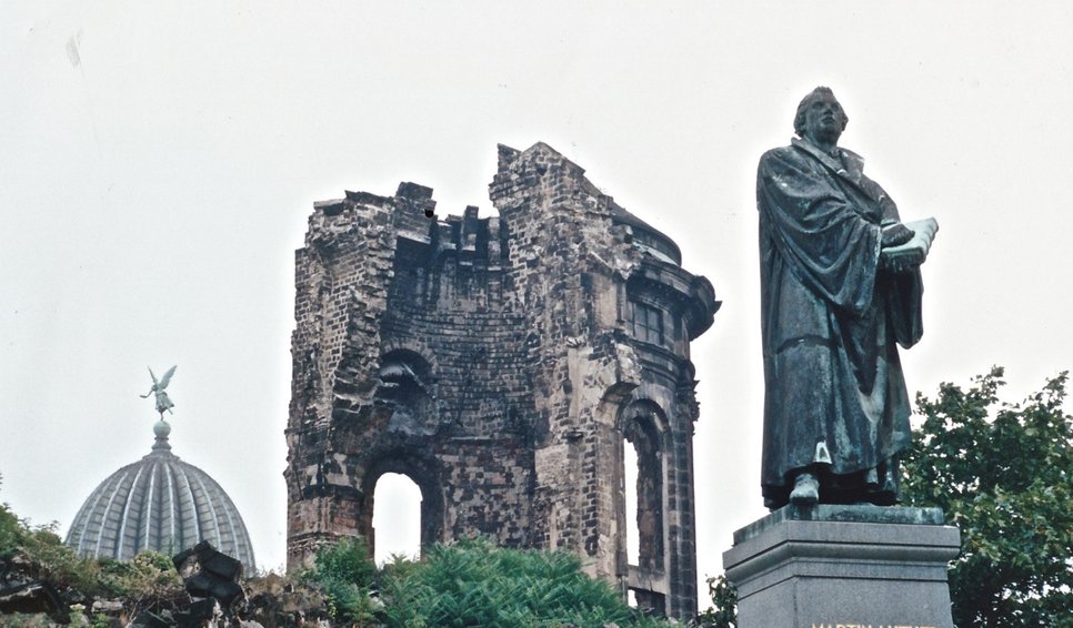 Ruin of the Frauenkirche as symbolic for Peace